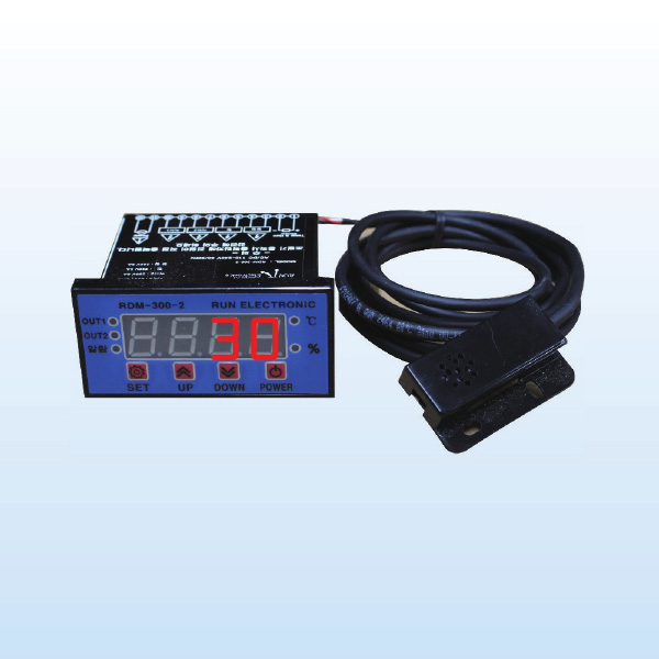 런전자 동파방지용 디지털 온도 조절기 센서일체형 RDM-300-2 매입형